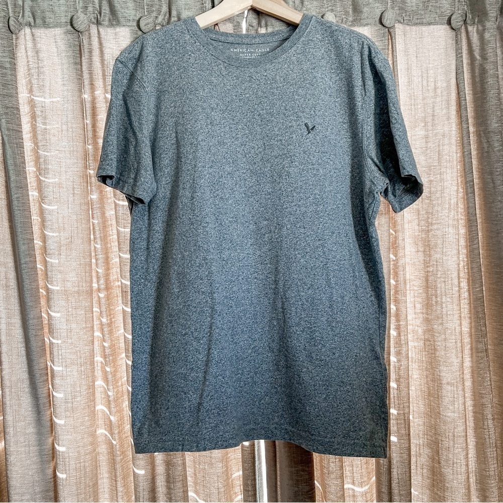 American Eagle Men’s Legend T Shirt in Gray Size Small